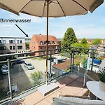 Hafenromantik - Wohnen Mit Charme Im Herzen Von Neustadt Mit Blick Auf Binnenwasser Apartment