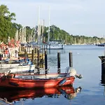 Hafenromantik - Wohnen Mit Charme Im Herzen Von Neustadt Mit Blick Auf Binnenwasser