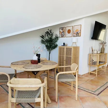 Apartment Hafenromantik - Wohnen Mit Charme Im Herzen Von Neustadt Mit Blick Auf Binnenwasser Neustadt in Holstein