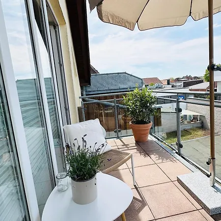 Apartment Hafenromantik - Wohnen Mit Charme Im Herzen Von Neustadt Mit Blick Auf Binnenwasser Neustadt in Holstein
