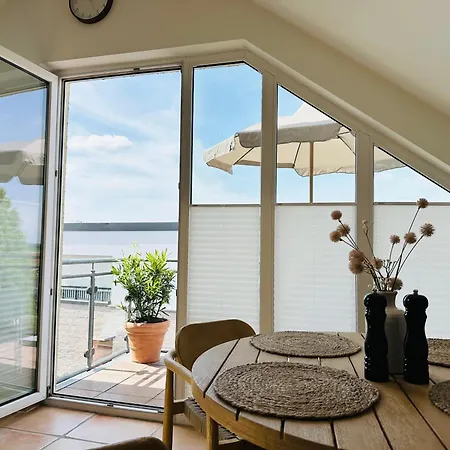 Hafenromantik - Wohnen Mit Charme Im Herzen Von Neustadt Mit Blick Auf Binnenwasser Apartment *