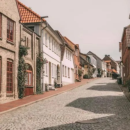 Apartament Hafenromantik - Wohnen Mit Charme Im Herzen Von Neustadt Mit Blick Auf Binnenwasser *