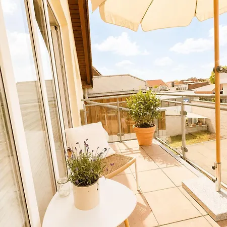 Hafenromantik - Wohnen Mit Charme Im Herzen Von Neustadt Mit Blick Auf Binnenwasser Apartament