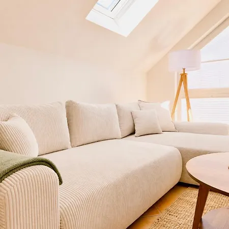 Apartament Hafenromantik - Wohnen Mit Charme Im Herzen Von Neustadt Mit Blick Auf Binnenwasser Neustadt in Holstein